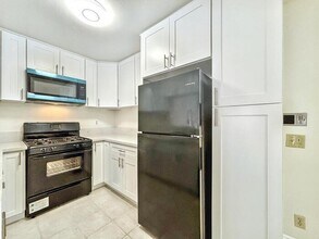 7005 Jordan Ave in Los Angeles, CA - Building Photo - Building Photo