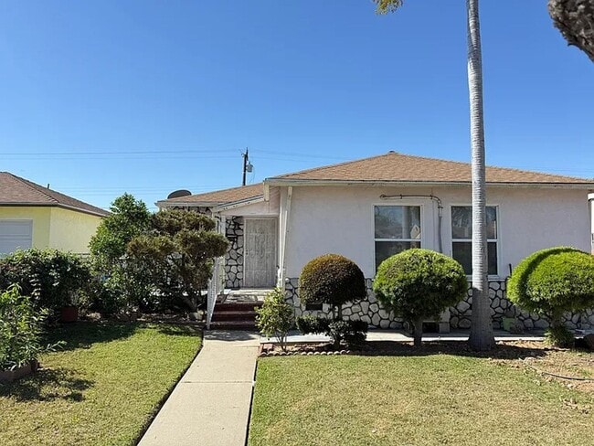 property at 316 E Floral Dr