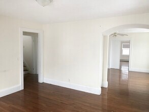 113 Ashland St in Melrose, MA - Foto de edificio - Building Photo