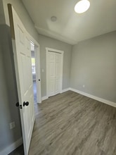 3592 W 69th St, Unit B in Cleveland, OH - Foto de edificio - Building Photo