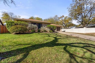 7306 Brookhollow Dr in Austin, TX - Building Photo - Building Photo