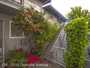 1215 Granville Ave in Los Angeles, CA - Building Photo - Building Photo