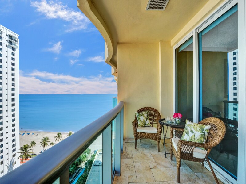 2501 S Ocean Dr in Hollywood, FL - Building Photo