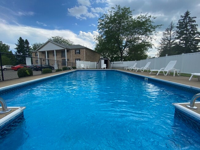 600 Northwood Ct, Unit 103 in Wheeling, WV - Building Photo - Building Photo