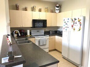 213 River Bluff Ln in Royal Palm Beach, FL - Building Photo - Building Photo