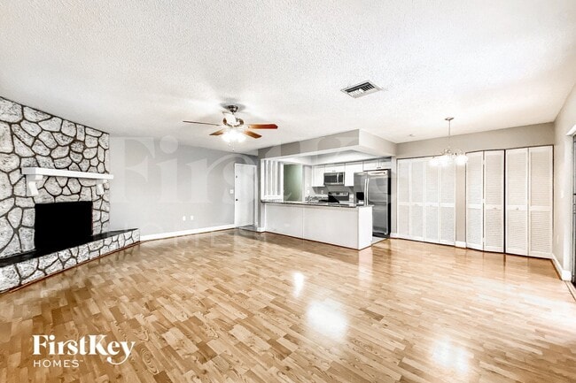 1794 E Groveleaf Ave in Palm Harbor, FL - Foto de edificio - Building Photo