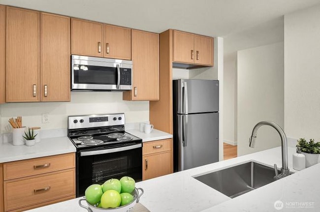 17431 Ambaum Blvd S in Seattle, WA - Building Photo - Building Photo
