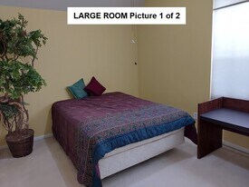 8934 Aberdeen Oaks Dr in Houston, TX - Building Photo