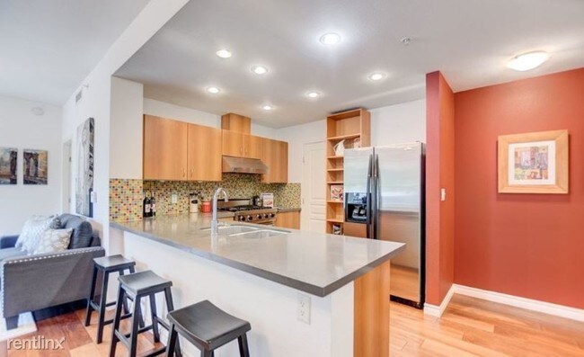 300 W Beech St in San Diego, CA - Building Photo - Building Photo