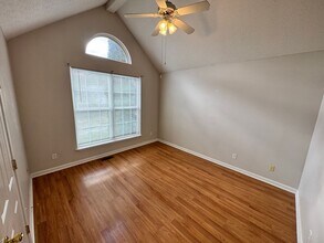 9601 Williamsborough Ln in Louisville, KY - Building Photo - Building Photo