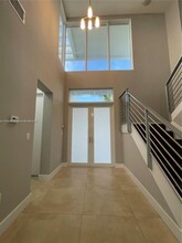 10061 NW 75th St in Doral, FL - Building Photo - Building Photo