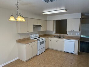 7299 Midway Terrace in Ocala, FL - Building Photo - Building Photo