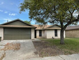 3406 Crestoak Dr in Corpus Christi, TX - Building Photo