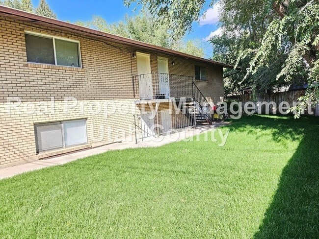 property at 1146 W 100 N