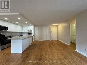 610 Lake St in St Catharines, ON - Building Photo - Building Photo