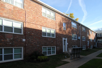 Channel Grove in Elizabeth, NJ - Building Photo - Building Photo