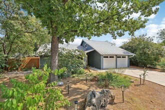 10003 Barrington Cove in Austin, TX - Building Photo - Building Photo