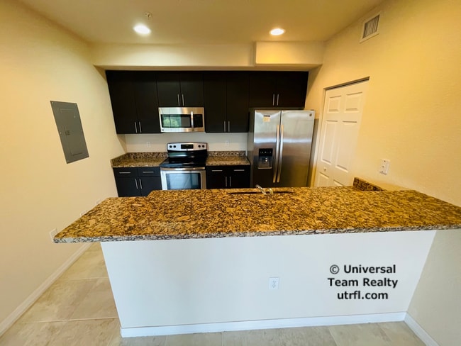 13160 Bella Casa Cir in Ft. Myers, FL - Building Photo - Building Photo