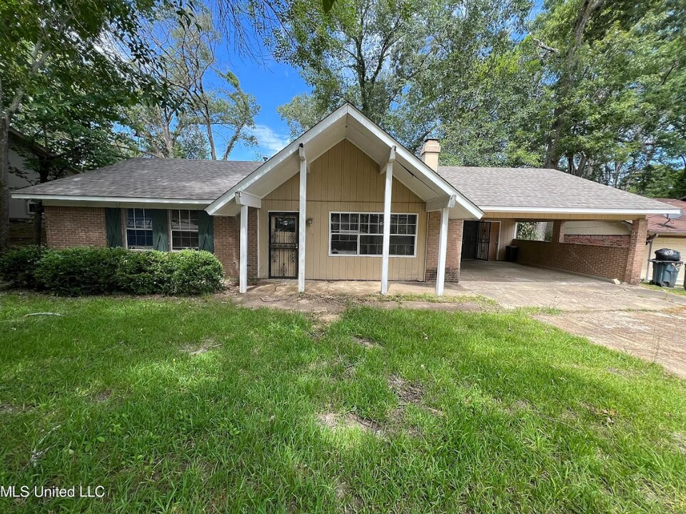 1765 Casteel Dr in Jackson, MS - Building Photo