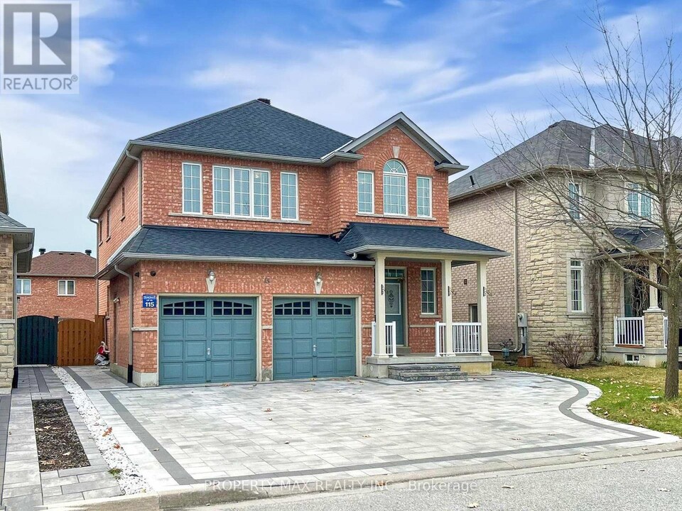15 Berger Ave in Markham, ON - Building Photo