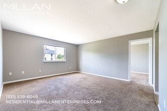 612 Madison Street in Clarksville, TN - Building Photo - Interior Photo