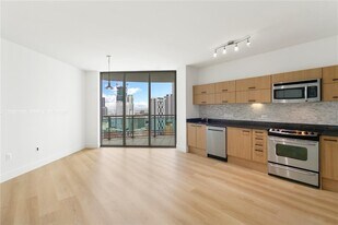 350 S Miami Ave, Unit 3413 in Miami, FL - Building Photo