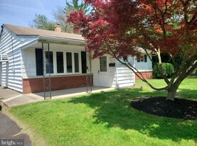 1501 Lincoln Ave in Croydon, PA - Building Photo