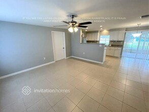 7009 Mamouth St in Englewood, FL - Foto de edificio - Building Photo