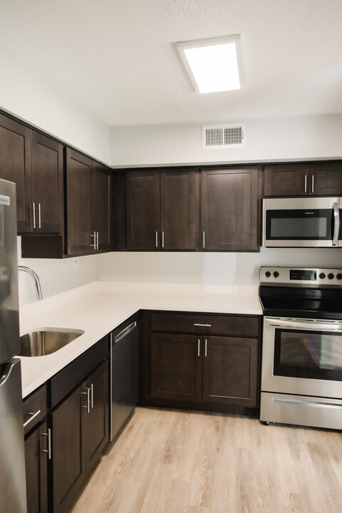 Tall Oaks Apartments in Niskayuna, NY - Building Photo