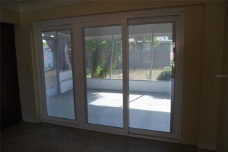 2871 67th St N in St. Petersburg, FL - Building Photo - Building Photo