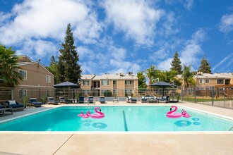 Golden Gardens in Fresno, CA - Foto de edificio - Building Photo