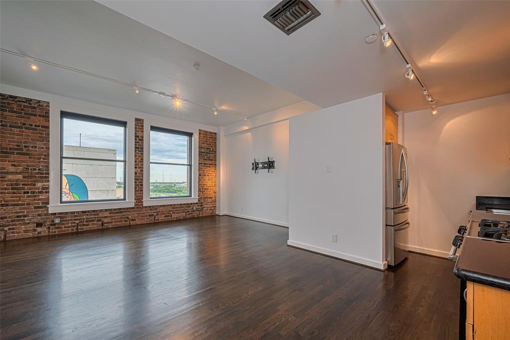 915 Franklin St in Houston, TX - Building Photo