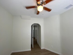 3935 18th Ave S in St. Petersburg, FL - Foto de edificio - Building Photo