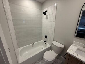 21 Lake St in Highland Falls, NY - Building Photo - Building Photo