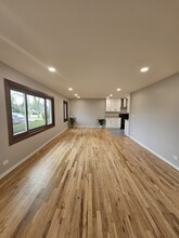 390 Kingman Ln in Hoffman Estates, IL - Building Photo - Building Photo