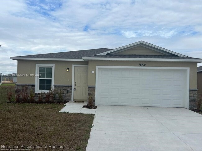 property at 1452 Stone Ridge Cir