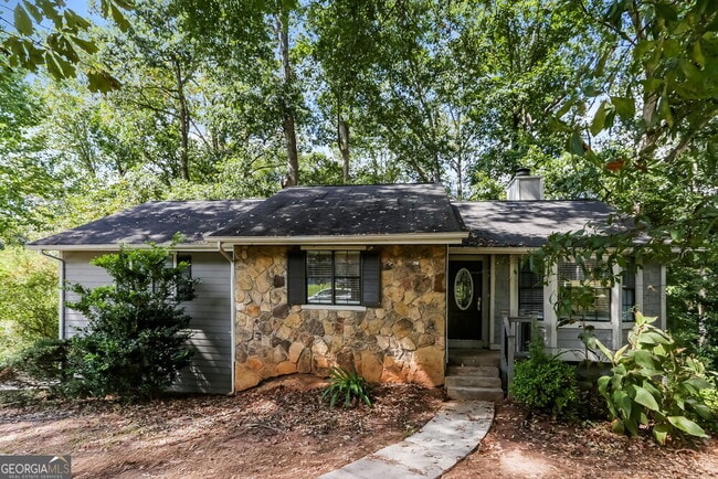 property at 3824 Skidmore Dr