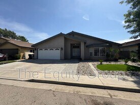 1040 N Sumter Ct in Visalia, CA - Building Photo