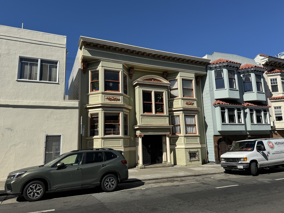 3482 17th St in San Francisco, CA - Building Photo