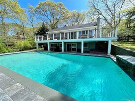 17B Baycrest Ave in Westhampton, NY - Building Photo