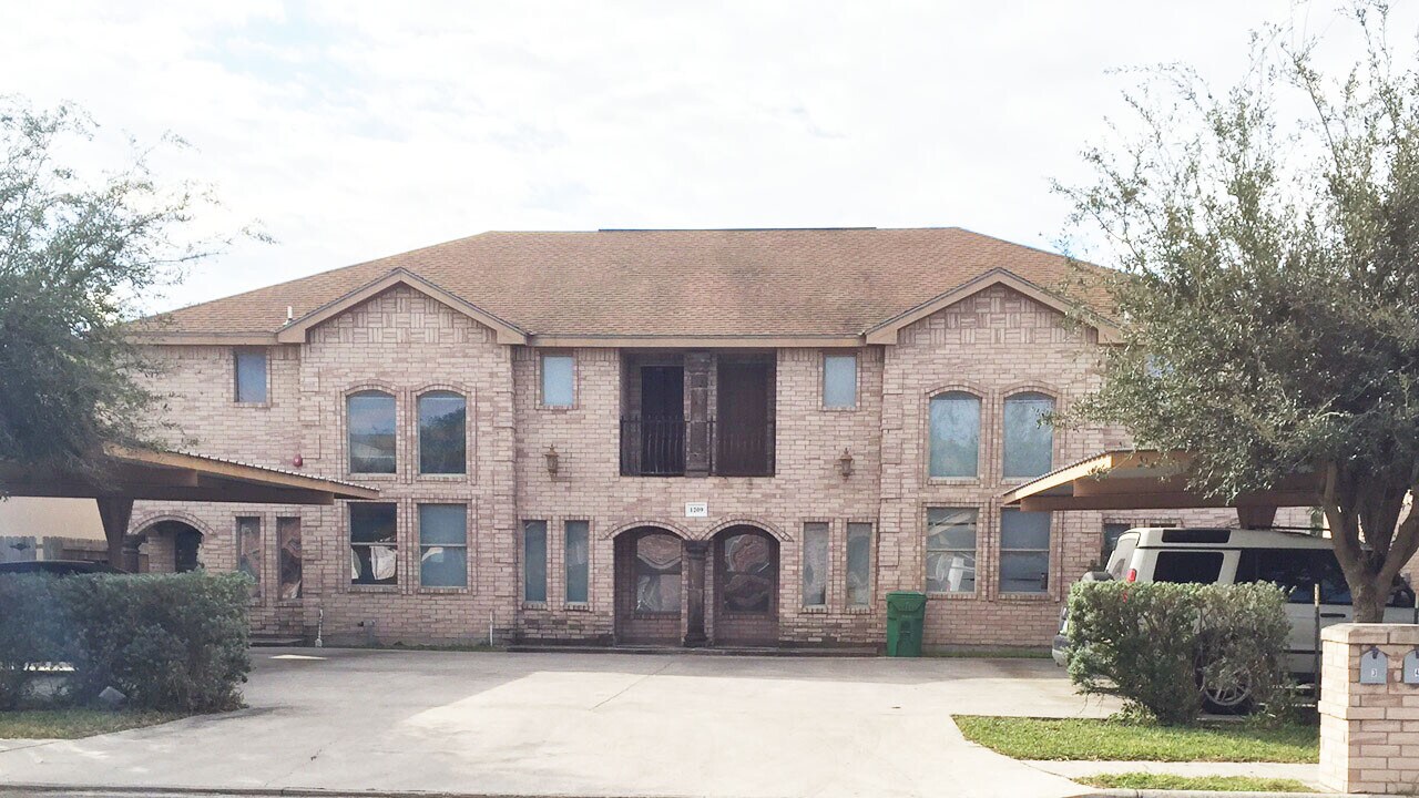 1209 W Kiwi in Pharr, TX - Building Photo