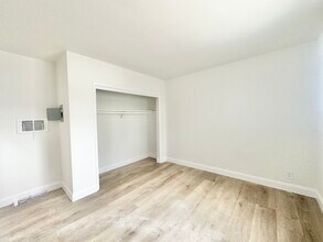 20445 Saticoy St in Los Angeles, CA - Building Photo - Building Photo