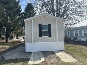 7519 Dorr St in Toledo, OH - Building Photo - Building Photo