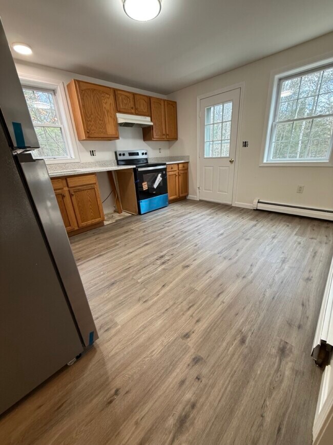 5 Pine Crest Cir, Unit 5 in Concord, NH - Building Photo - Building Photo