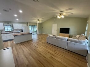 5127 County Road 125 in Wildwood, FL - Building Photo - Building Photo