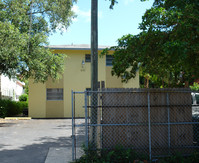 553 SW 3rd St in Miami, FL - Foto de edificio - Building Photo