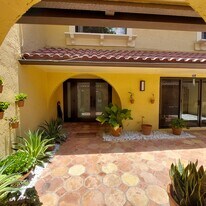 3871 Alcantara Ave in Doral, FL - Building Photo
