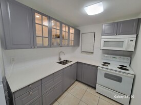 7620 Carlyle Ave in Miami Beach, FL - Building Photo