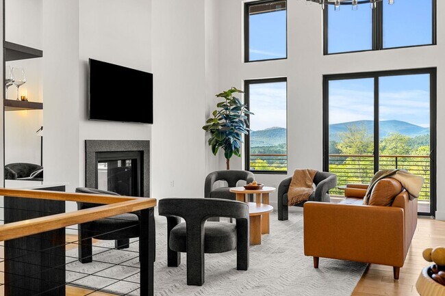 162 Pond Rd in Campton, NH - Building Photo - Building Photo