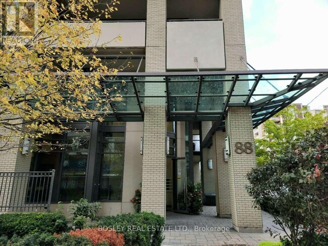 88-288 Broadway Ave